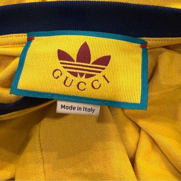 Gucci x Adidas
2022 Web Accent T-Shirt Unisex
Est. Retail Price of $1,130.00 - Picture 4 of 10